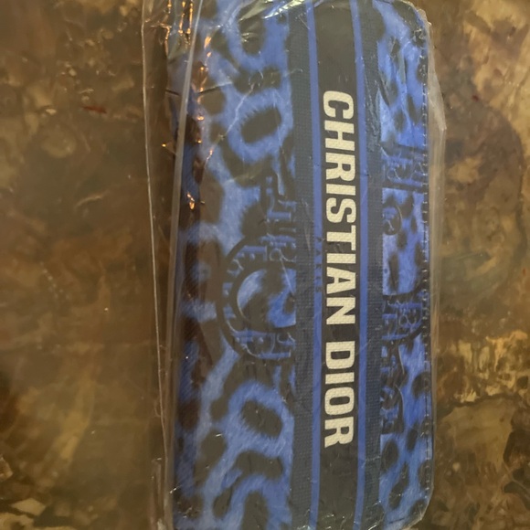 Used large blue purse. New size 9 slides and wallet. - Picture 6 of 11